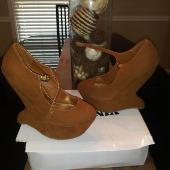 Shoes - Picture 2 of 2